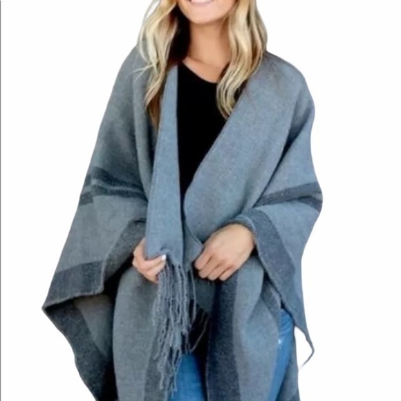 PANACHE Soft Gray Twist Fringe Shawl Wrap Poncho OSFM - Picture 1 of 8